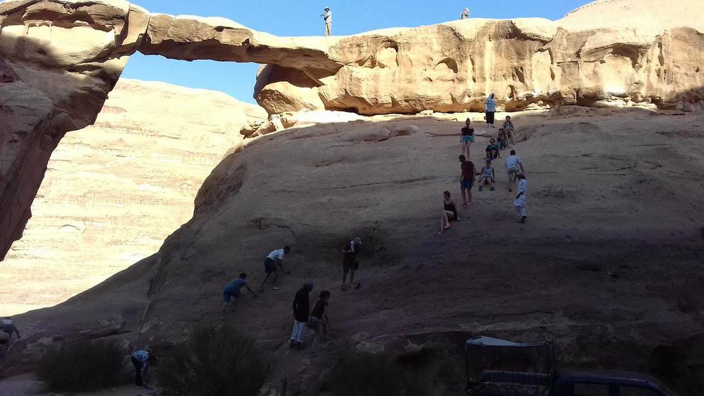 Bedouin Holidays Camp And Jeep Tours 와디럼 외부 사진